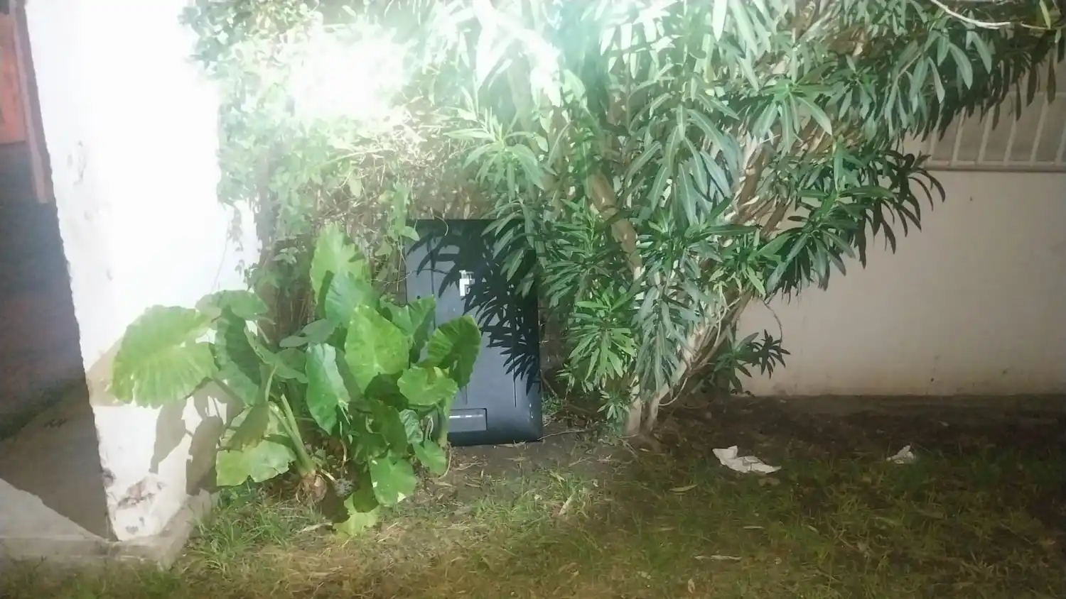Entraron a robar en una vivienda del 338, pero escondieron las cosas en el barrio y las pudieron encontrar a tiempo