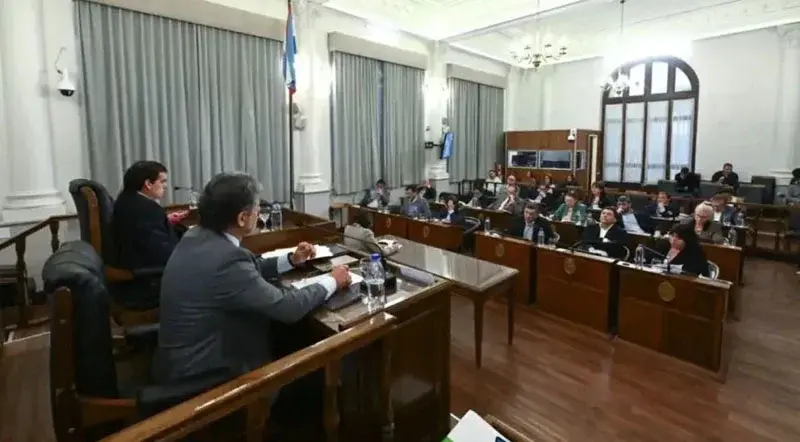 Entre Ríos aprobó un alivio impositivo para pequeños comercios, con críticas por dejar afuera a prestadores de servicios