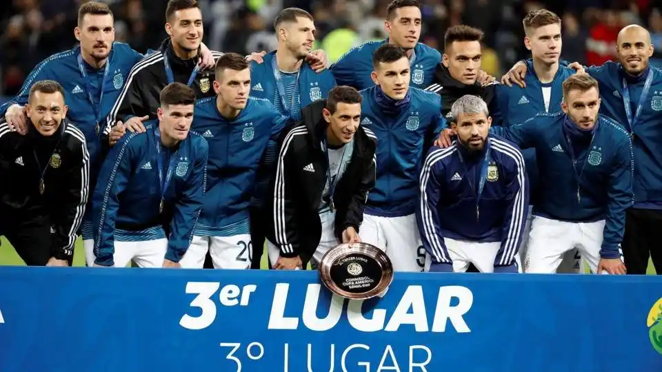 UEFA negó que haya invitado a AFA a jugar sus torneos