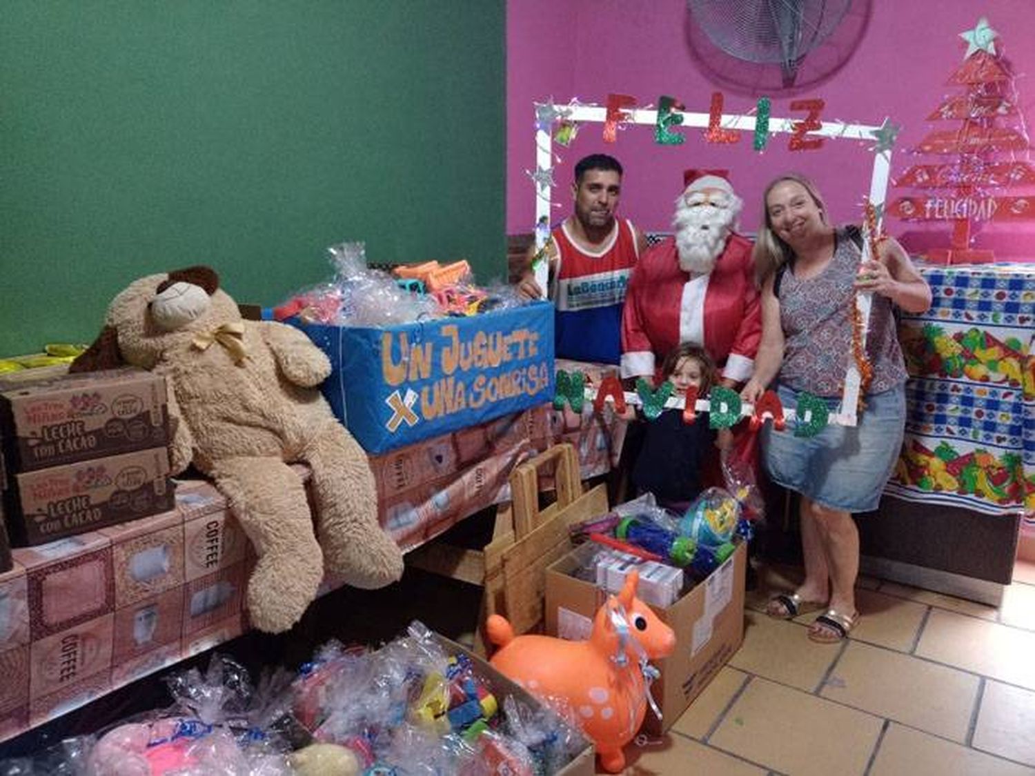 Ferrocarril entregó juguetes en un Comedor