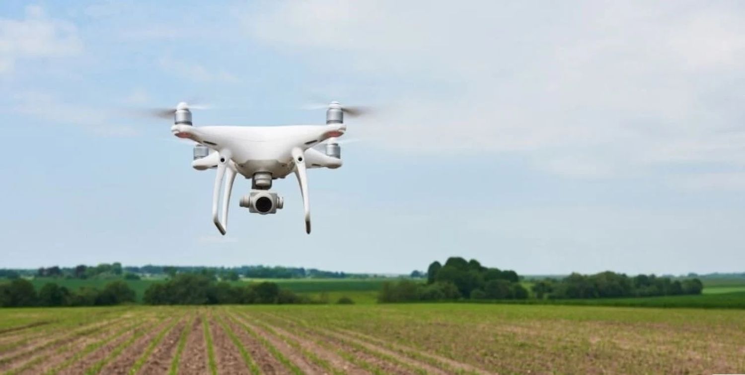 imagen De qué se trata la nueva regulación de drones agrícolas en Argentina