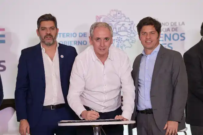 Javier Gastón firmó un convenio para ampliar la oferta académica universitaria en Chascomús