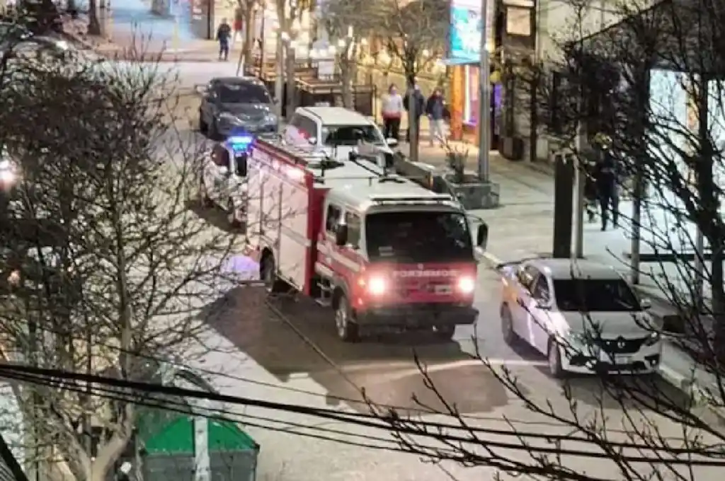 Los primeros en llegar al lugar fueron médicos de una empresa privada.