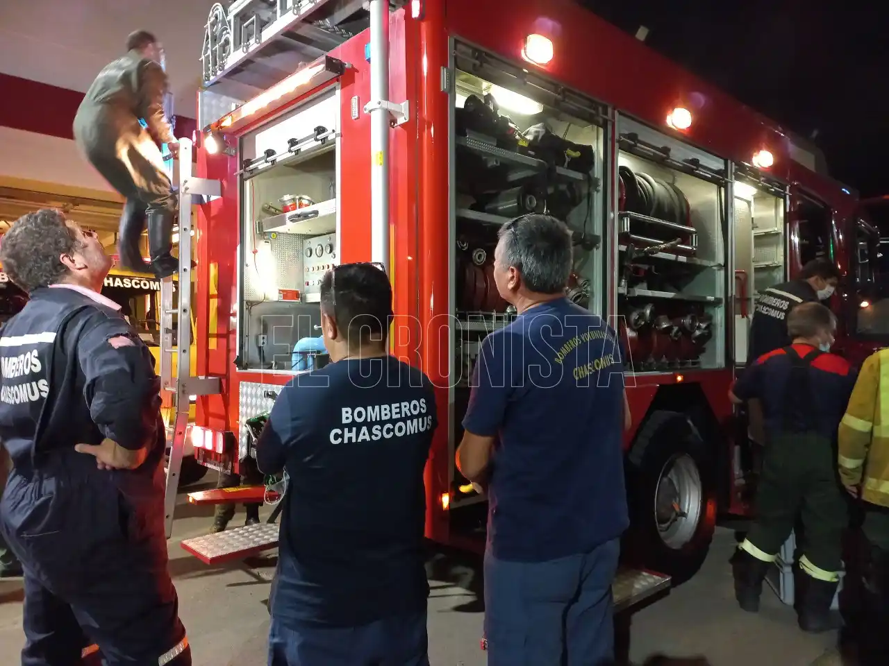 Ayer llegó la nueva autobomba de Bomberos Voluntarios de Chascomús
