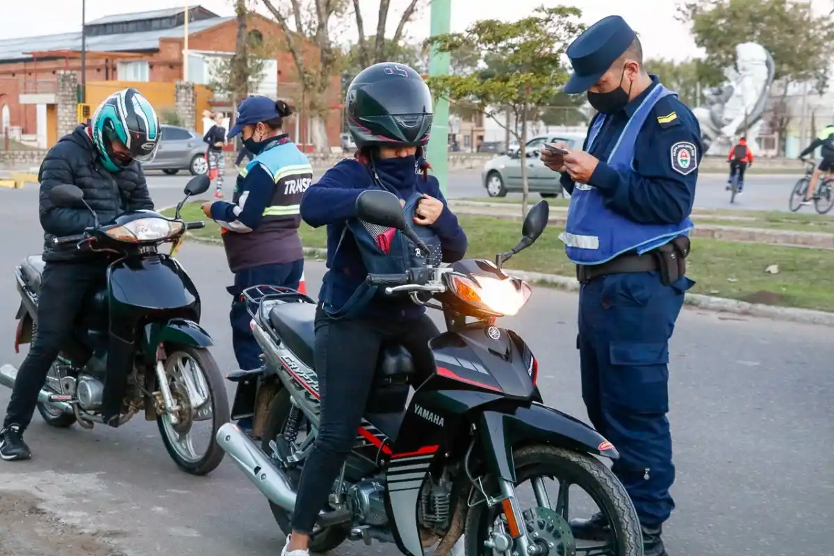 Móviles, agentes, alómetros y alcoholímetros: El mega operativo que prepara Tránsito para el finde largo