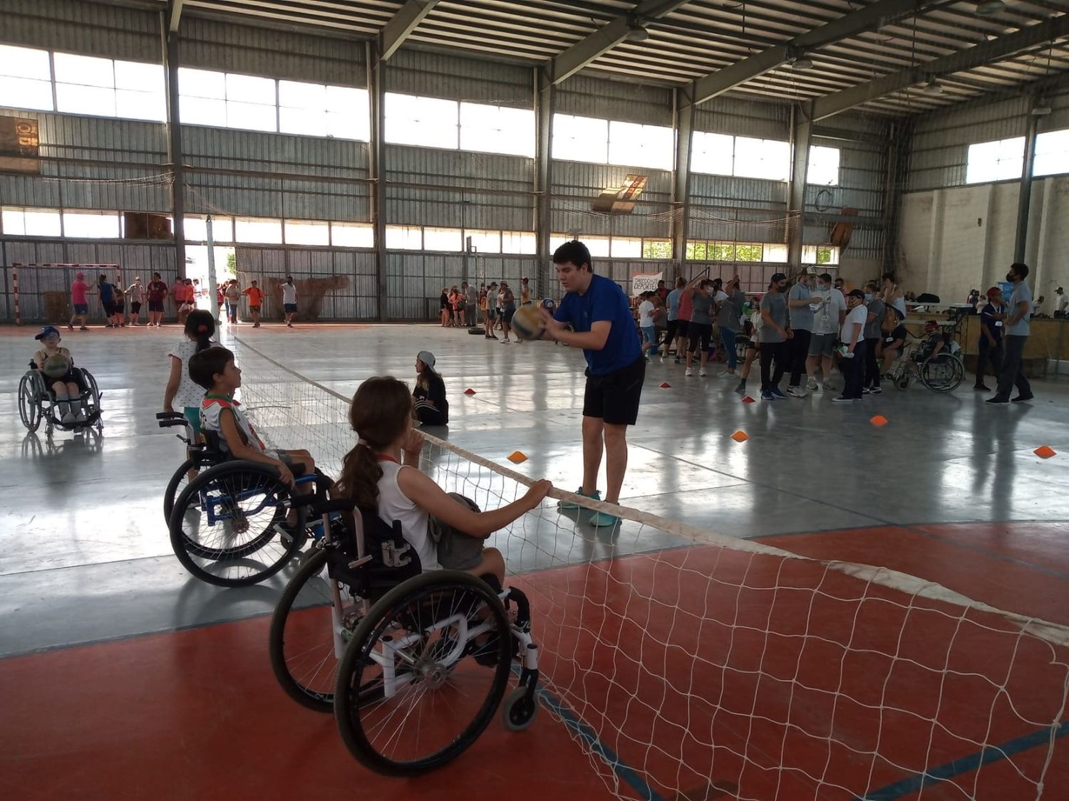 Tras once años volvieron los encuentros  deportivos e inclusivos al Polideportivo