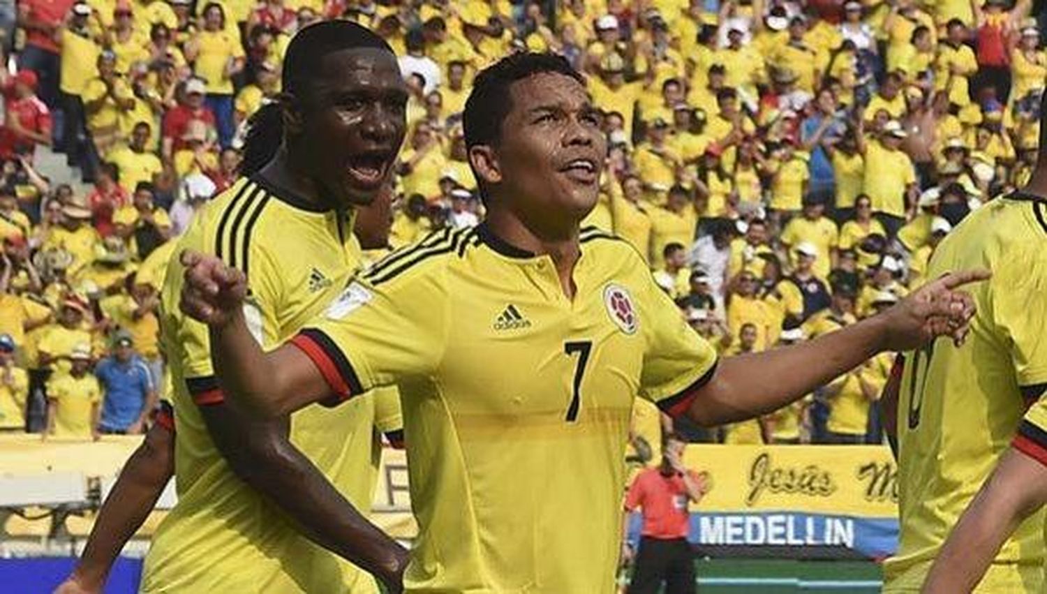 Colombia se impuso con categoría al puntero Ecuador y escala posiciones