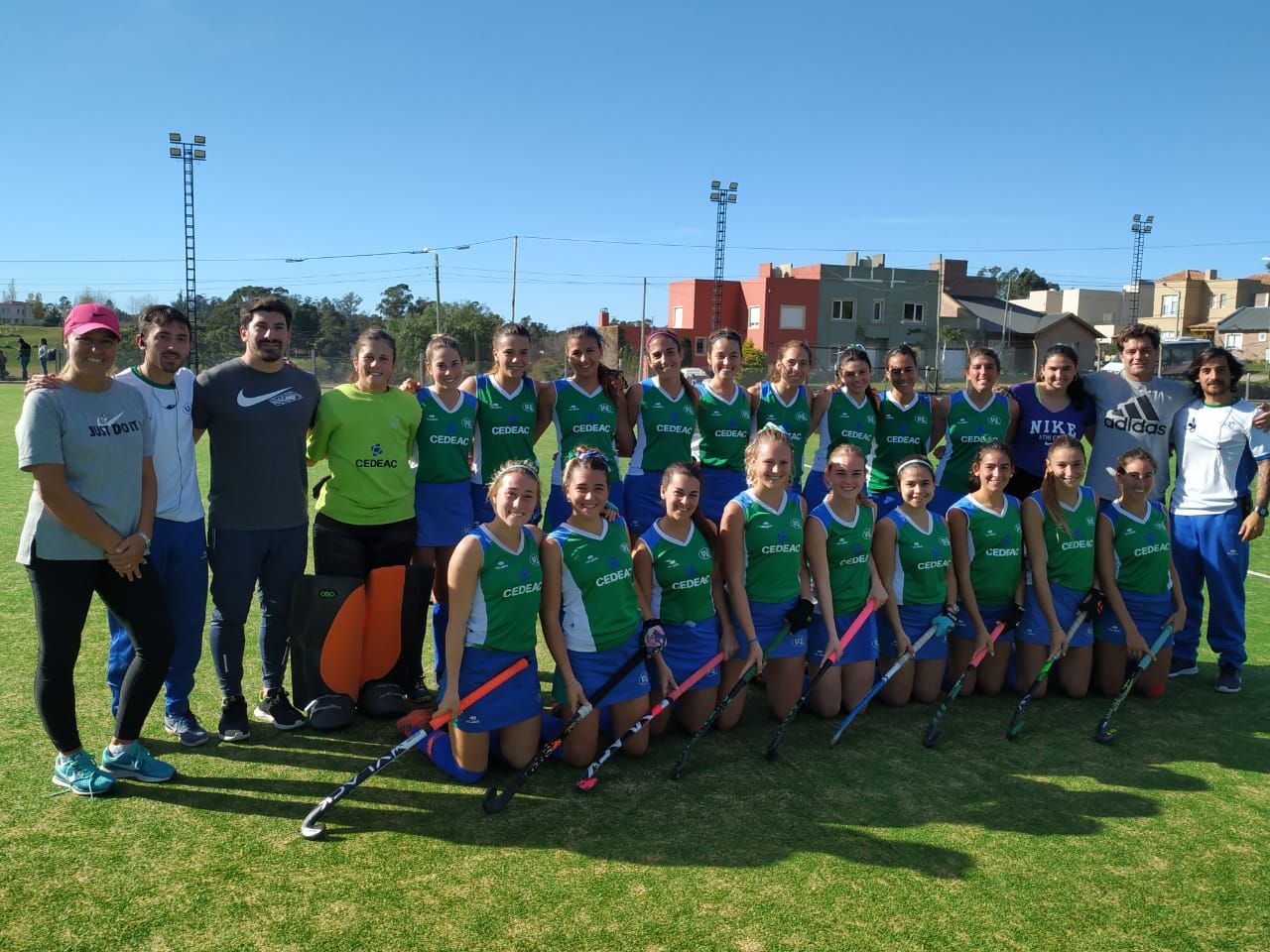 IAE Club y Trinity se enfrentarán en semifinales