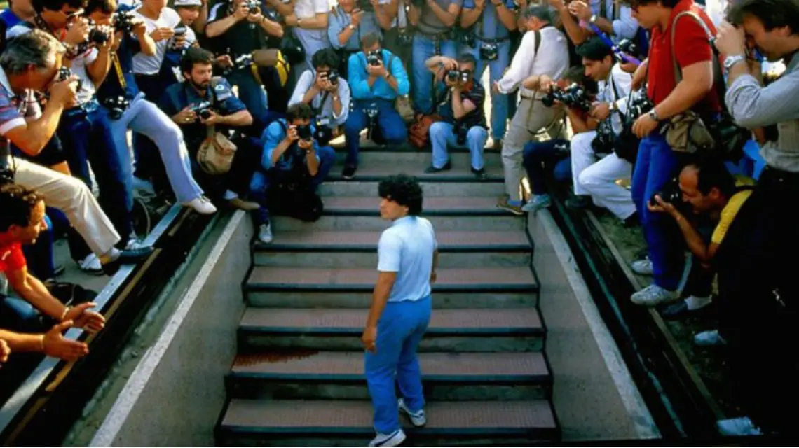 La película de Maradona: «Rebelde, héroe, estafador, Dios»