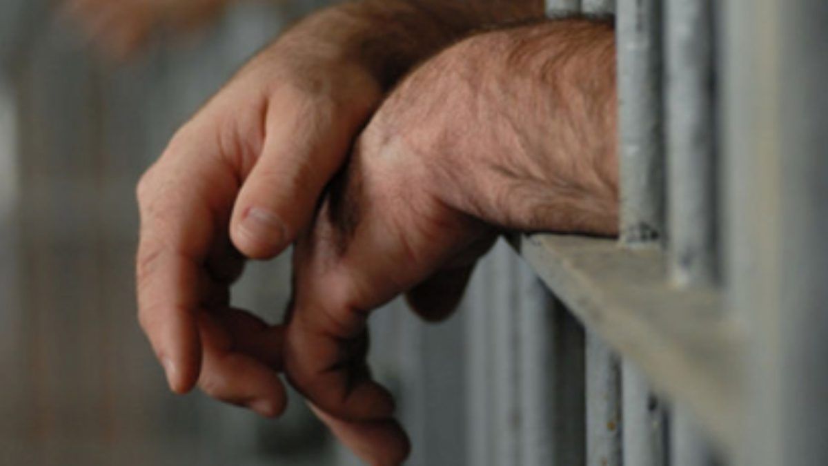 Condenado a 20 años de prisión hombre por abusar de sus tres hijastros