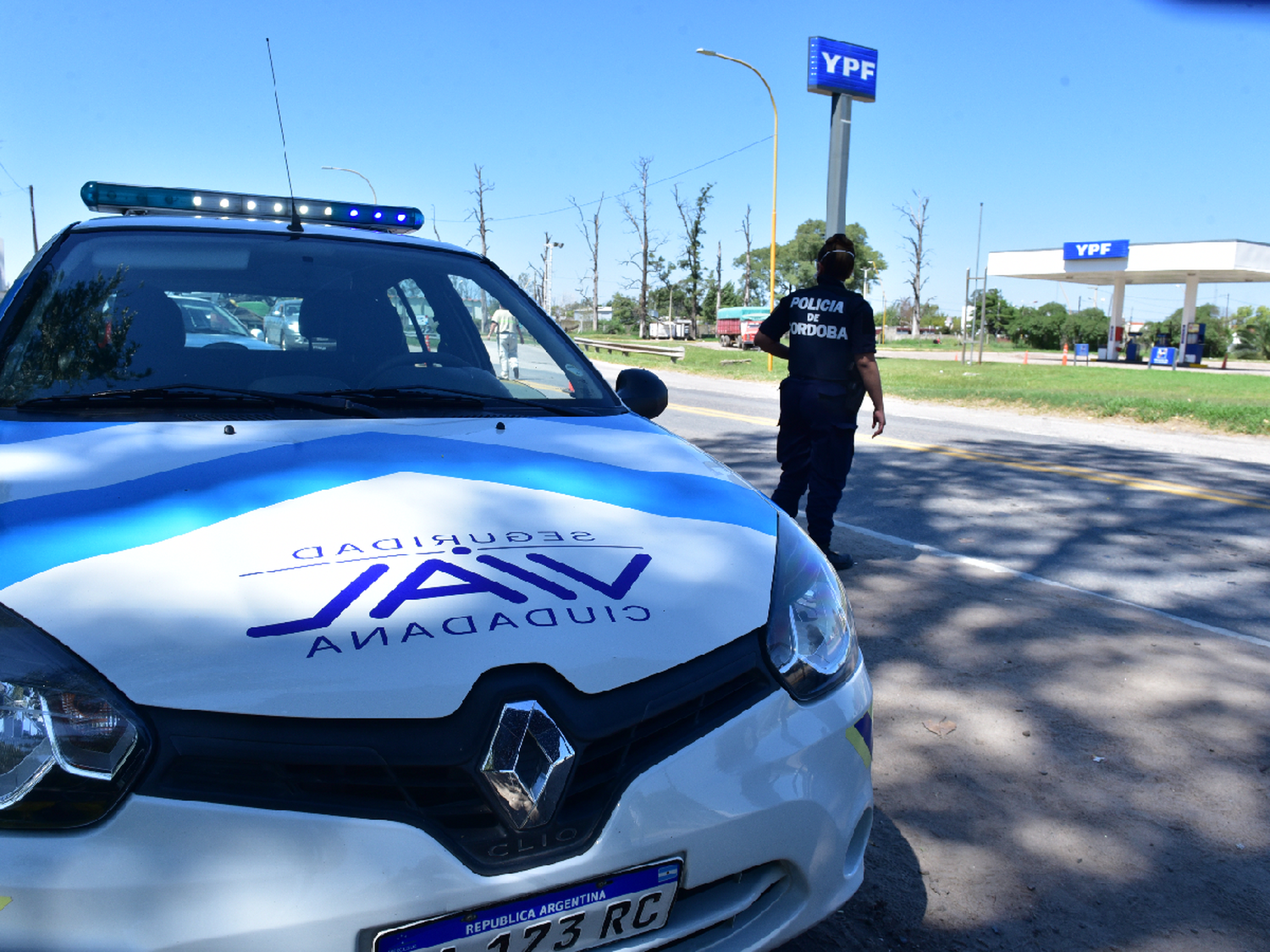 Le dispararon en el abdomen para robarle la moto en el acceso este