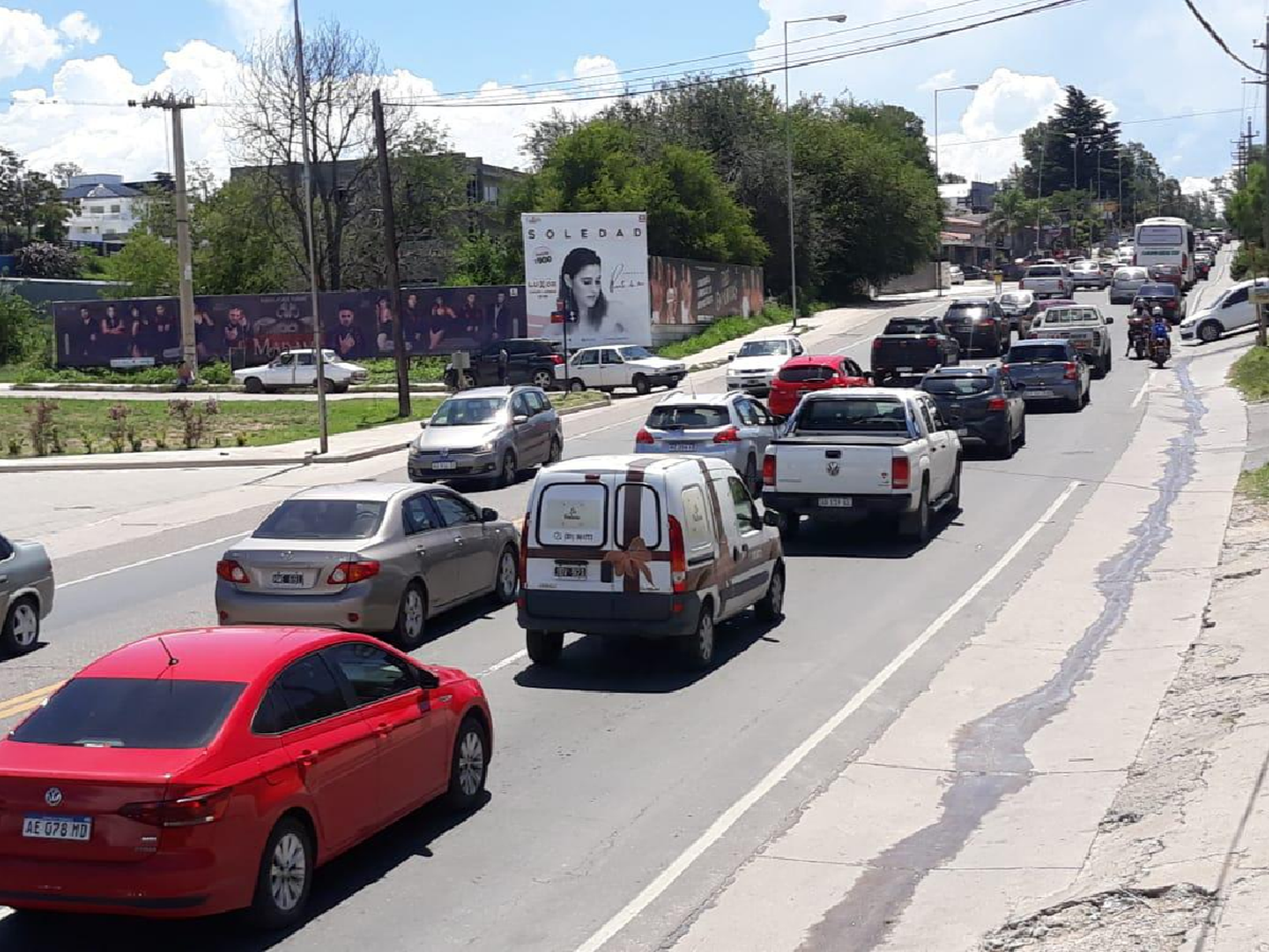 Cierran ingresos a balnearios de Carlos Paz por la gran afluencia de turistas