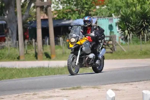 La utilización del casco es un elemento vital de seguridad