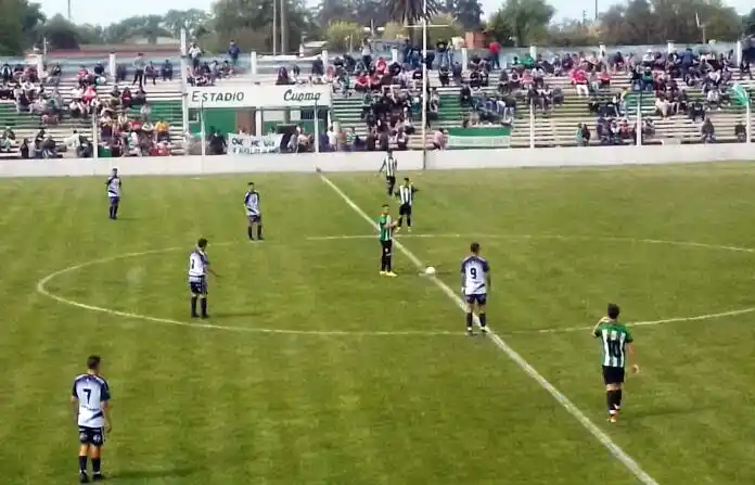 Estación Quequén y Ministerio no se sacaron ventajas en el partido de ida