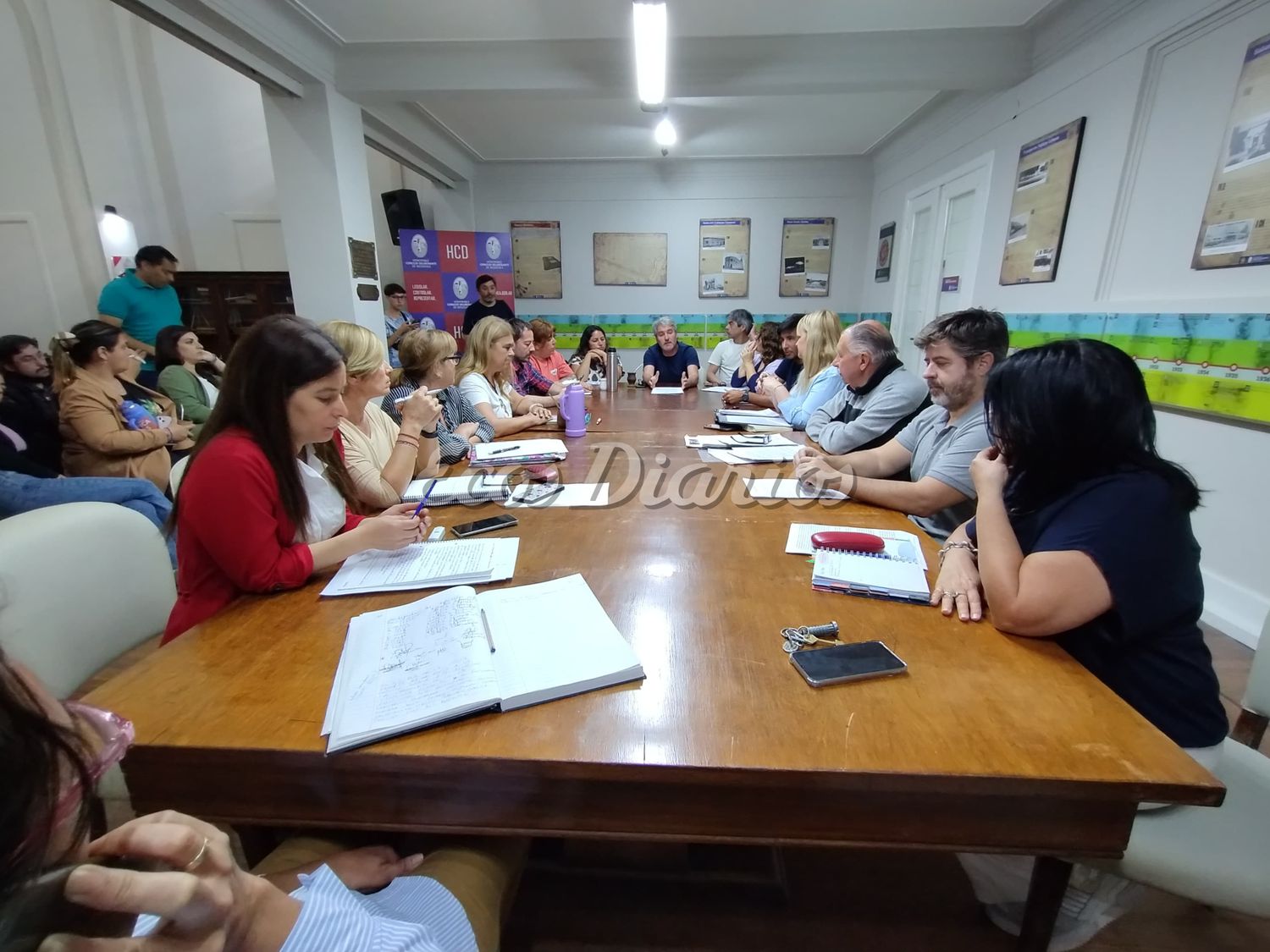 Analizan la situación del edificio educativo de avenida 58 y 51