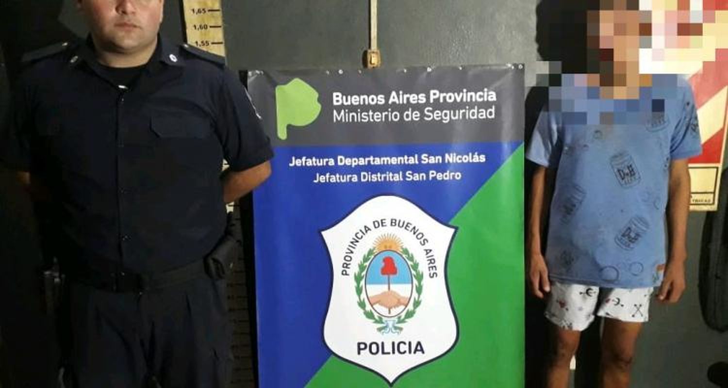 Motochorro armado se escondió en una casa pero no pudo evitar ser detenido