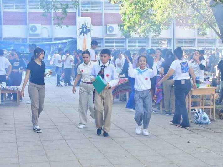 Festejo por el Día Internacional y Nacional
del Folclore en el Centro Polivalente de Arte