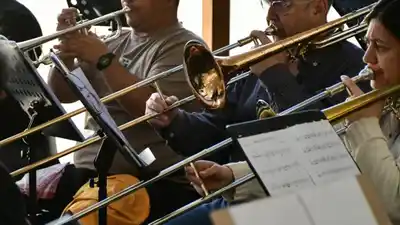 Música, autos clásicos y baile en la inauguración del Centro Cívico y apertura de Libertador