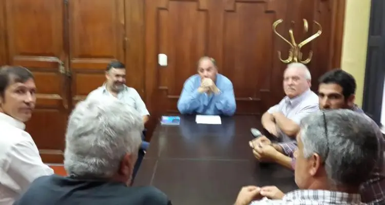 Guacone puso su médico a disposición y anunció que no cobrará su sueldo