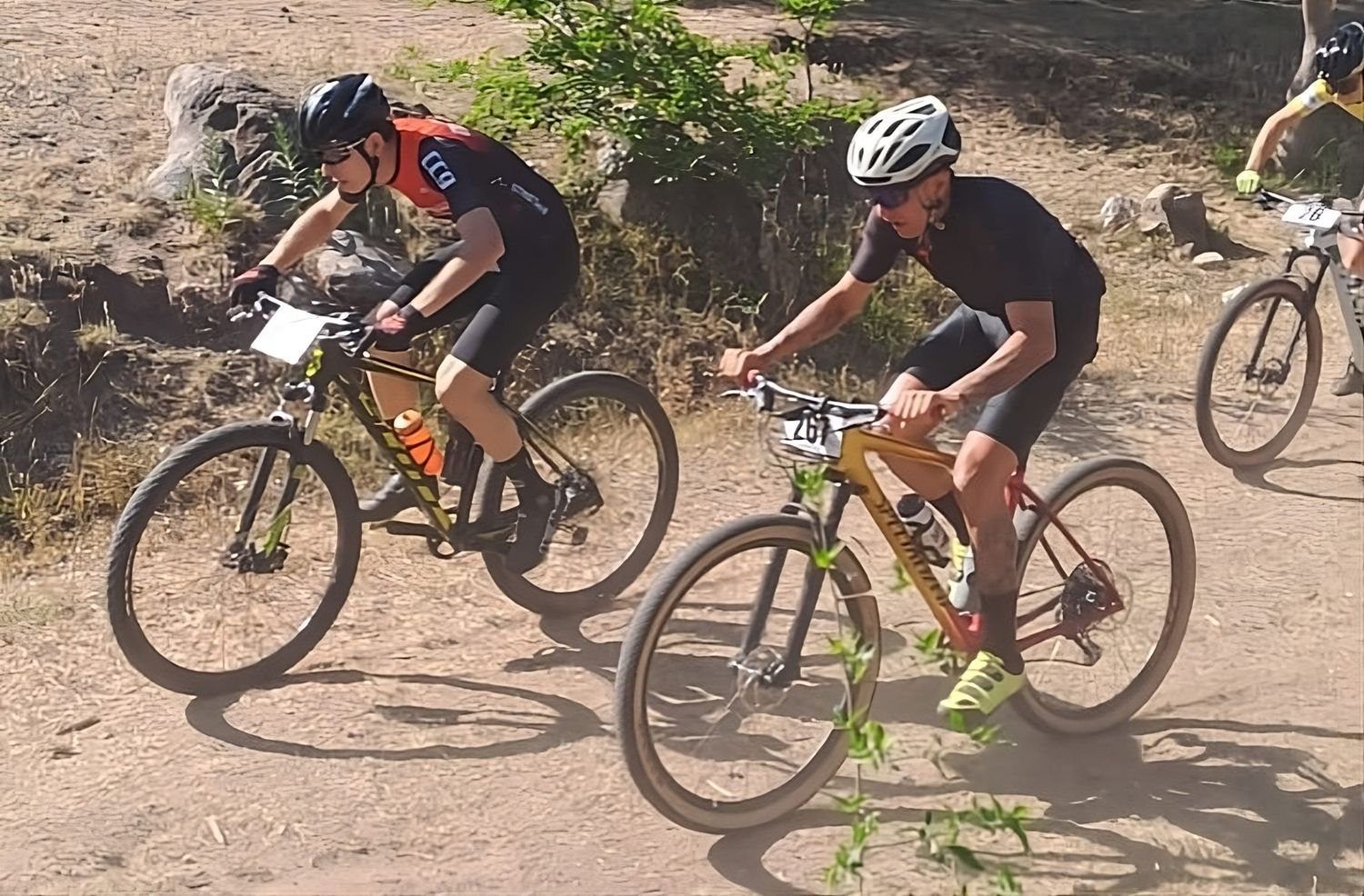 Ciclistas locales corrieron el La Cumbre.