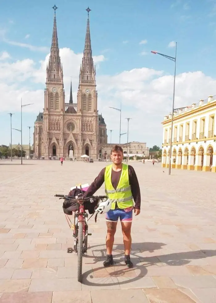 El futbolista Néstor Alfredo �SGoma⬝ Cardozo  finalizó su segunda experiencia en bicicleta