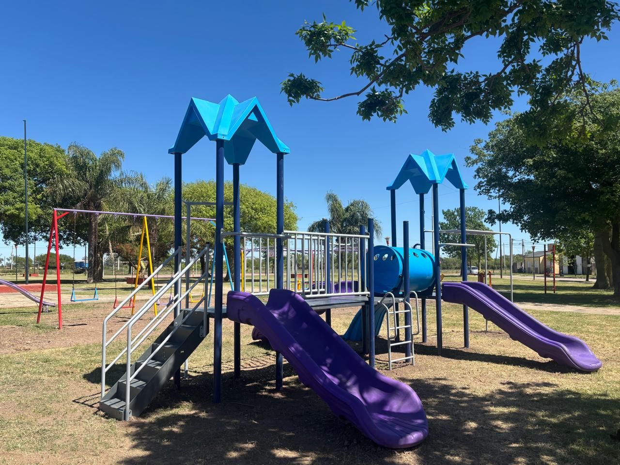 Un nuevo juego infantil en la Plaza Rodolfo Bienvenido Muriel