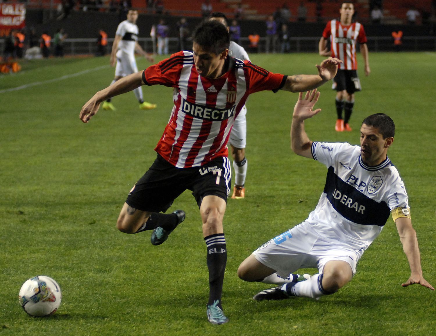 Clásico platense: Estudiantes le ganó a Gimnasia y pasó de ronda en la Sudamericana