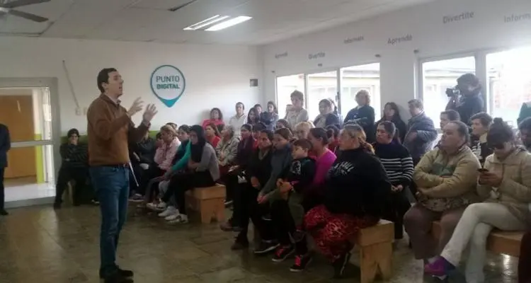 Capacitaron a vecinos sobre Elecciones 2017 en el CIC
