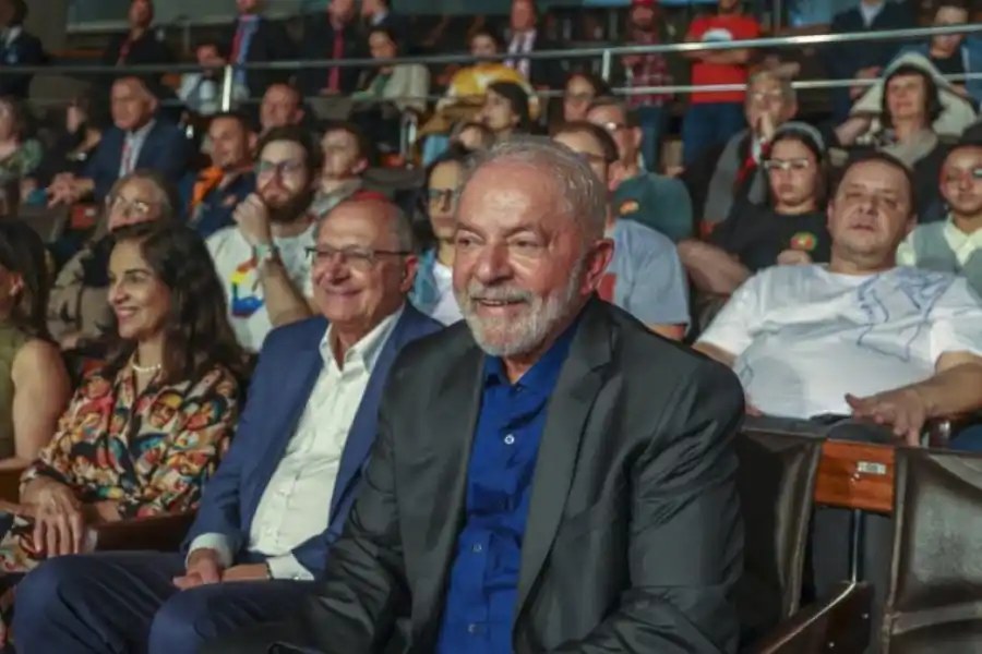 Lula dijo que va a pacificar el país y condenó la violencia política y el hambre