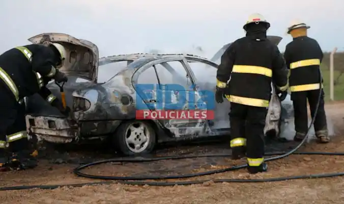 Otro auto incendiado en Gualeguaychú: el cuarto en 48 horas