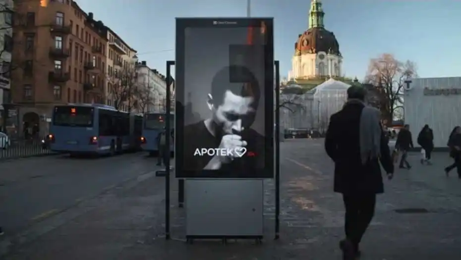 El cartel que tose cuando alguien fuma