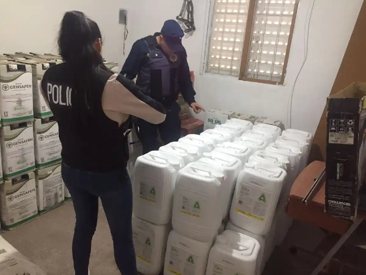  Recuperan agroquímicos y una camioneta robados  a productor de La Tordilla 