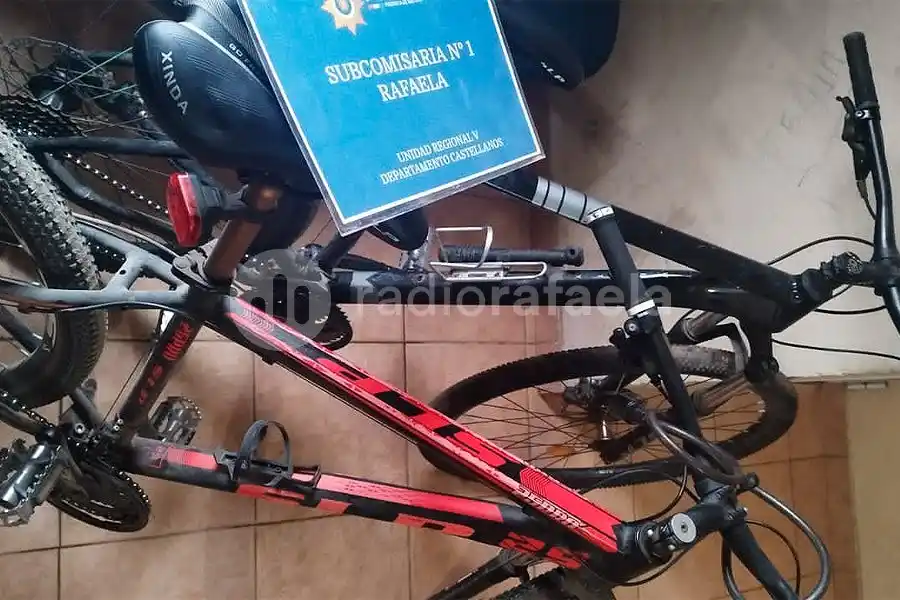Un rafaelino de frondoso prontuario con dos bicicletas en su poder: una era robada