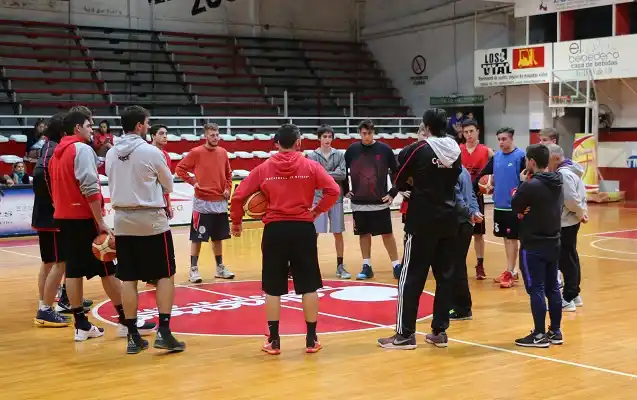 Con caras nuevas, Central puso primera en el Bértora