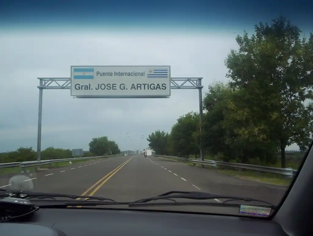 Comerciantes piden reanudar el tránsito fronterizo con Uruguay