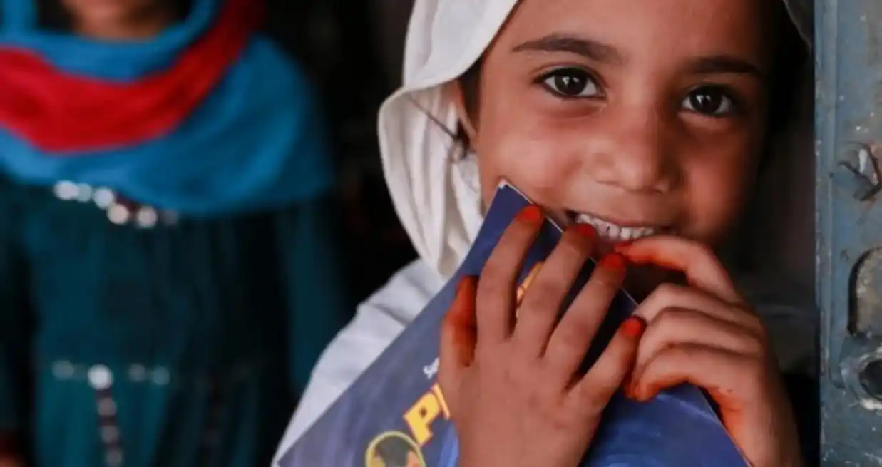 Las mujeres y niñas musulmanas pueden sufrir una triple discriminación por su género, por ser minoría étnica y por su religión.