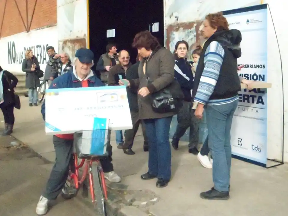 Se entregaron 400 kits de la Televisión Digital en Gualeguaychú