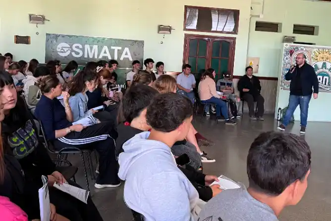 La empresa CCU Argentina – Villa del Sur brindó un taller laboral a estudiantes secundarios