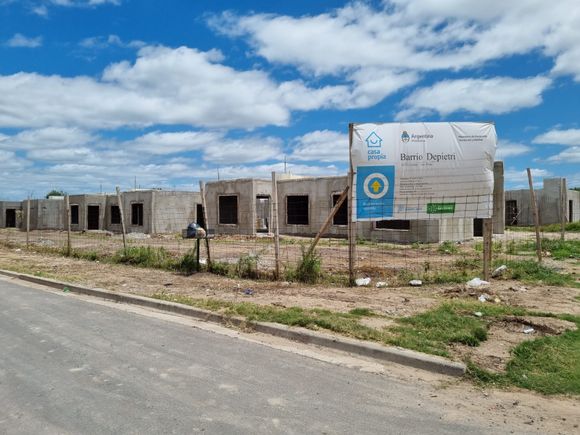 Plan de 84 viviendas: así está la obra, que ya tiene muchas casas construidas y que todavía no se sortearon