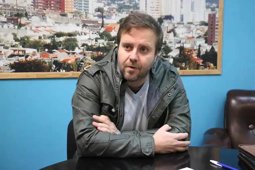 Piden a Lunghi una reunión para buscar soluciones a los perros en la calle 