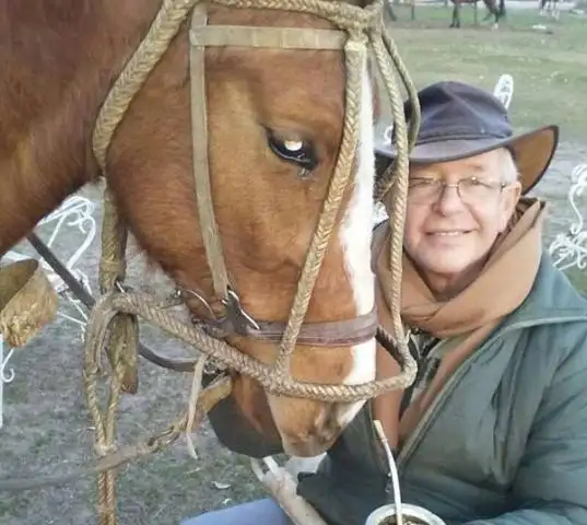 "Estoy abierto a aprender día a día sobre caballos, chicos y equinoterapia"