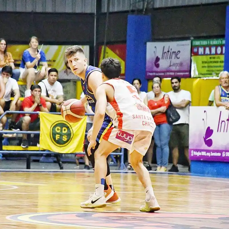 Caída de Sarmiento en
su debut como local