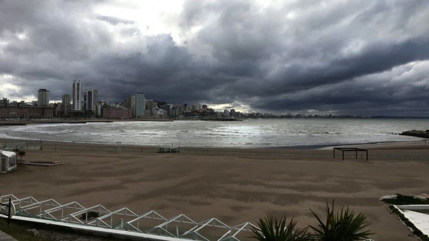 Alerta meteorológica para Mar del Plata por ráfagas de hasta 80 kilómetros