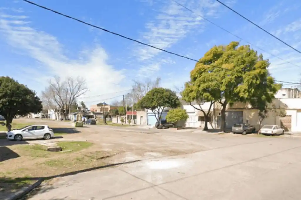 Tiroteo frente a una escuela de barrio Tablada: un joven resultó herido
