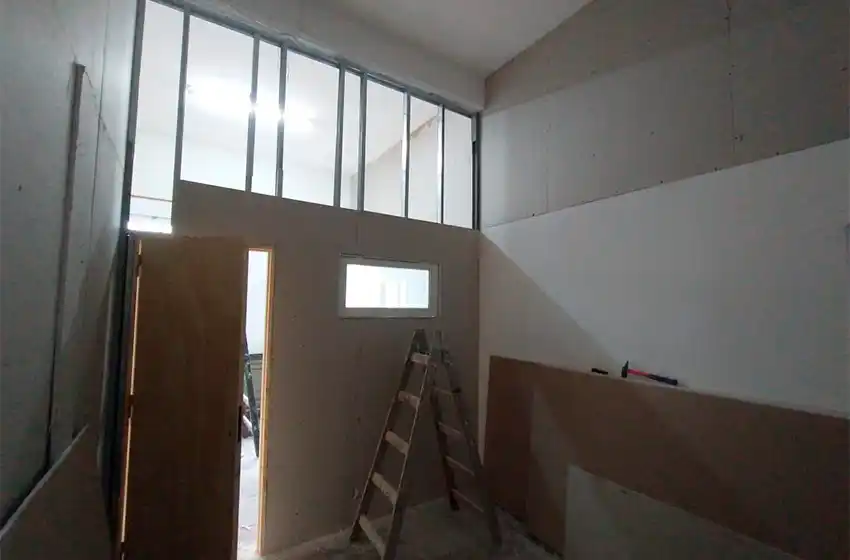 Comenzaron las obras de remodelación para que la Comisaría de la Mujer tenga su espacio propio