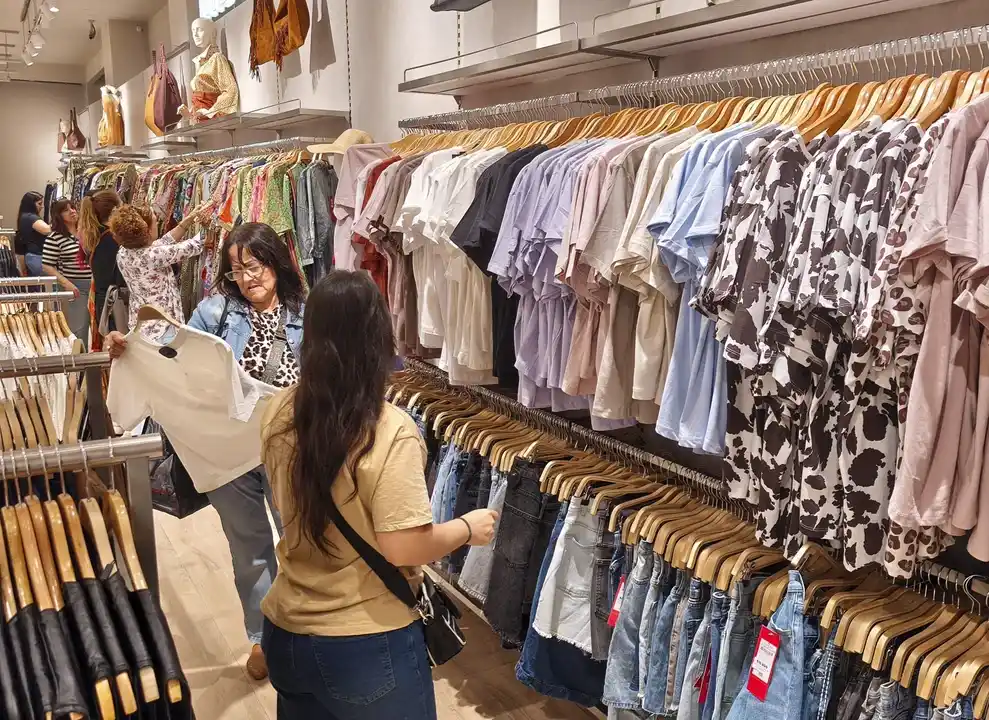 El consumo volvió a caer en febrero y no da señales de repunte