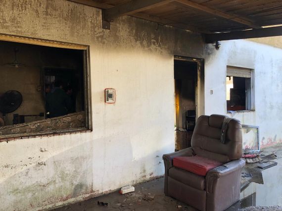 Incendio: un hombre de 76 años logró escapar de las llamas pero perdió todo