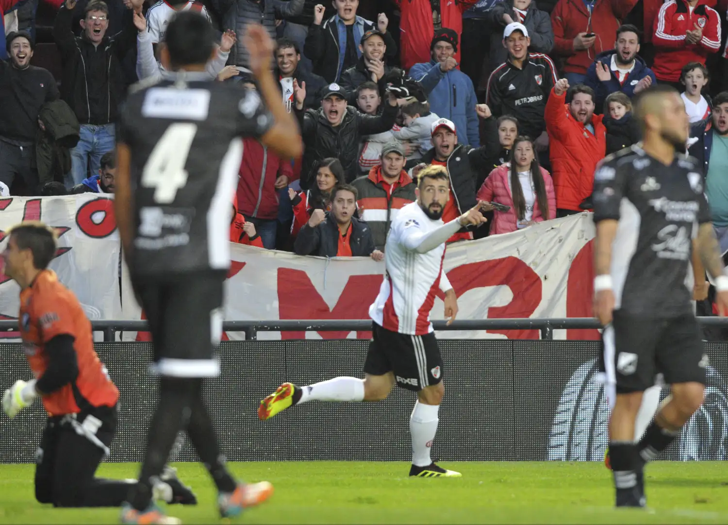 River pasó de fase aplastando a los salteños