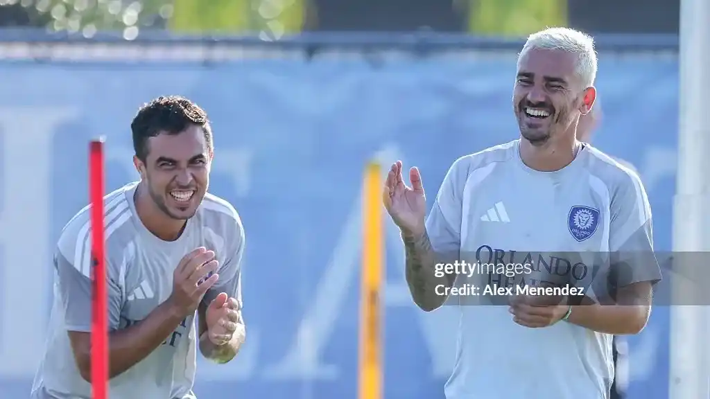 Martín Ojeda y Griezmann durante el entrenamiento de Orlando City.