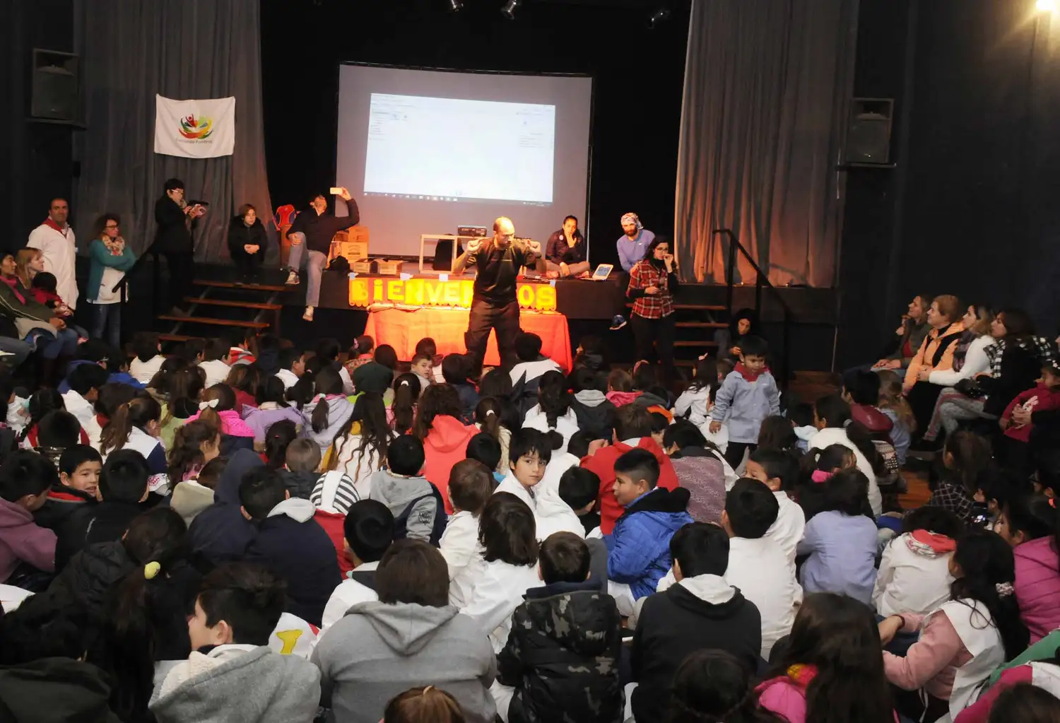 Cuatro maratonistas corrieron 220 kilómetros por las escuelas rurales de Tandil